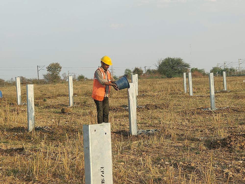 Pile curing at the 7 MW MAHAGENCO solar project in Koradi, Nagpur